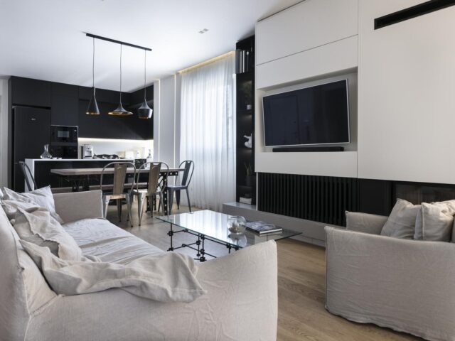 Ένα αστικό καταφύγιο στο Κερατσίνι συνδυάζει σύγχρονο μινιμαλισμό με industrial-chic