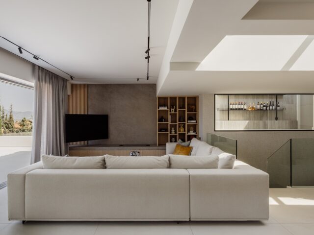 Σύνδεση με το περιβάλλον, σε μια minimal κατοικία στον Διόνυσο