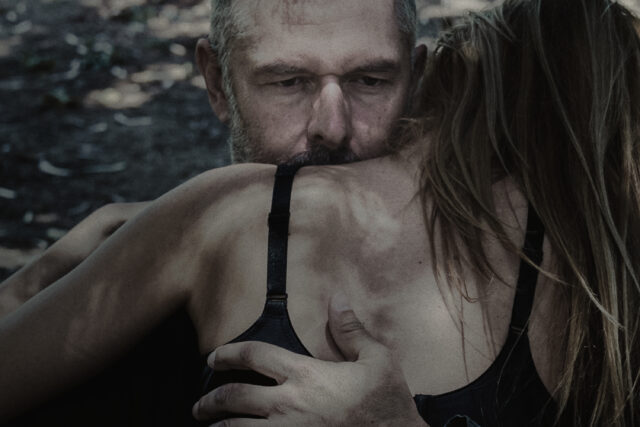 «Cleansed»: O Δημήτρης Καραντζάς σκηνοθετεί το εμβληματικό έργο της Σάρα Κέιν