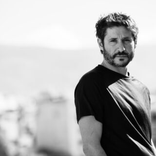 Αν ο Γιάννης Νικολαΐδης είχε δέκα λεπτά με τη Ραλλού Μάνου, θα της ζητούσε μόνο μια αγκαλιά