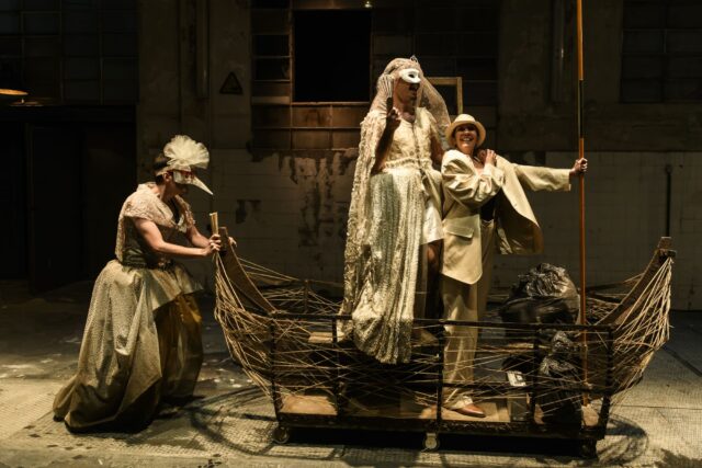 «Οι έμποροι της Βενετίας»: Με μεγάλη επιτυχία οι πρώτες παραστάσεις στο κατάμεστο Cartel