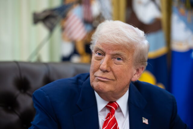 Εμπορικός πόλεμος: Ο Τραμπ καθυστερεί την επιβολή των δασμών μέχρι την 1η Αυγούστου