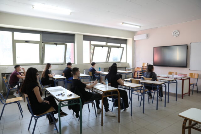 Πανελλήνιες 2025: Φινάλε για τους υποψηφίους των ΓΕΛ με τα μαθήματα Προσανατολισμού