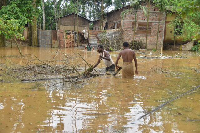 Ινδία: Δεκάδες νεκροί από τις πλημμύρες στο βορειοανατολικό τμήμα της χώρας