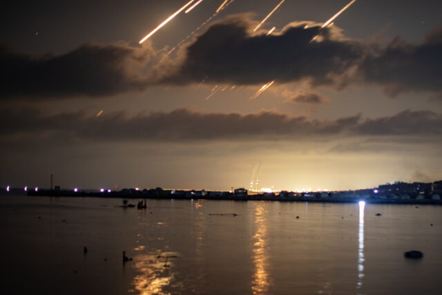 Το Πακιστάν κλείνει τα σύνορα με το Ιράν