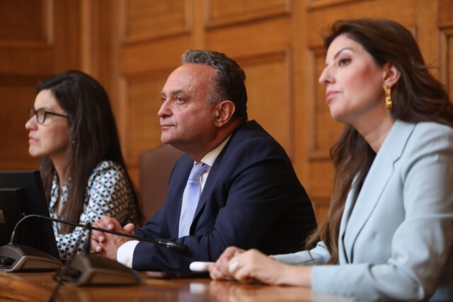 Τέμπη: Αυτό είναι το «γαλάζιο» προεδρείο της Προκαταρτικής Επιτροπής