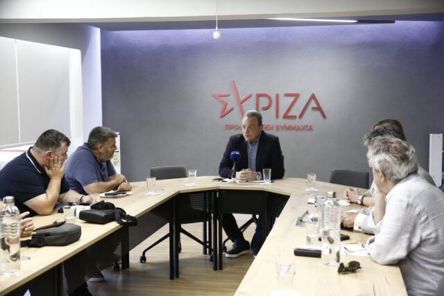 Συνάντηση Σ. Φάμελλου με ΟΛΜΕ: «Yποκρισία Μητσοτάκη η άρση της μονιμότητας»