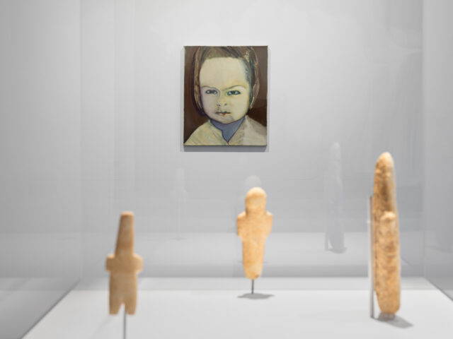 Cycladic Blues: Τα φαντάσματα της Marlene Dumas συναντούν τις σιωπές των Κυκλάδων