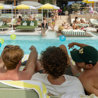 Καλοκαίρι, μουσική και βουτιές: Το Swim Club του Ace Hotel Athens δίνει τον ρυθμό