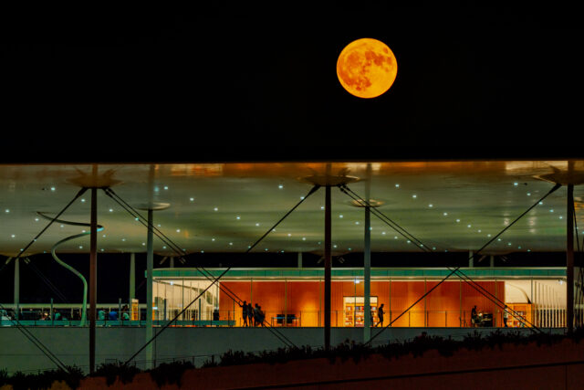 Full Moon Sleepover: Στις 10 Ιουλίου το Πάρκο Σταύρος Νιάρχος ξενυχτάει