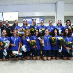 Αποθεωτική υποδοχή για την εθνική πόλο γυναικών