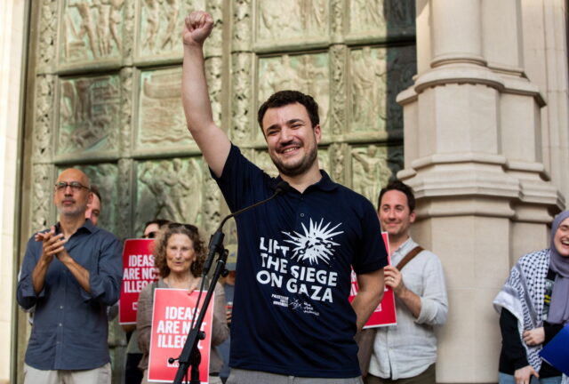 Μαχμούντ Χαλίλ: Μηνύει την κυβέρνηση Τραμπ για την παράνομη κράτησή του