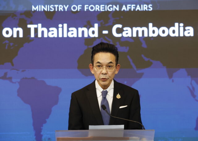 Η Ταϊλάνδη κατηγορεί την Καμπότζη για «κατάφωρη παραβίαση» της συμφωνίας κατάπαυσης του πυρός