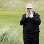 Διπλωματία με γκολφ: Τραμπ και Στάρμερ στο Τέρνμπερι για κρίσιμες συνομιλίες