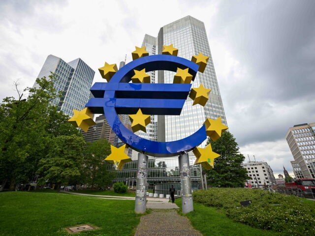 «Όχι» της ΕΚΤ στη χρήση «παγωμένων» ρωσικών κεφαλαίων για δάνειο την Ουκρανία