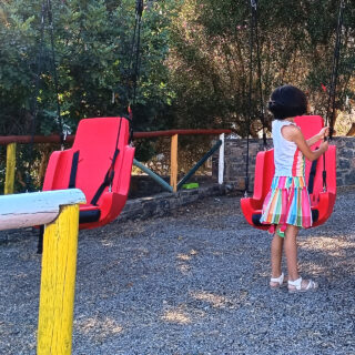 Έχουν τα ανάπηρα παιδιά δικαίωμα στην παιδική χαρά; Ένα μικρό χωριό της Κρήτης δείχνει τον δρόμο