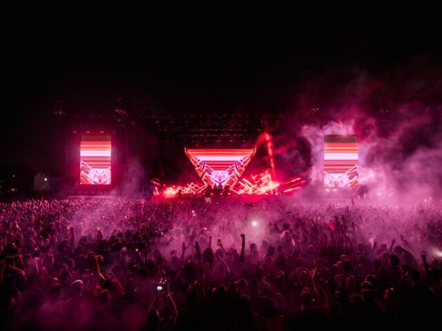 Feel My Bicep (Again): Η νύχτα που έγινε εικόνα