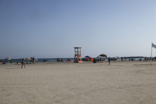 Χανιά: Τι λέει ο Δήμος Αποκορώνου για την απόσυρση της Γαλάζιας Σημαίας από παραλία