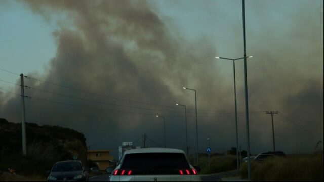 Πολλές και διάσπαρτες οι εστίες στη φωτιά στην Ιεράπετρα