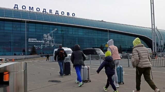 Μεγάλη ουκρανική επίθεση με drones προκάλεσε χάος στα αεροδρόμια της Μόσχας