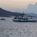 Παραμένει κολλημένο στην ξέρα το πλοίο «Παναγία Παραβουνιώτισσα»