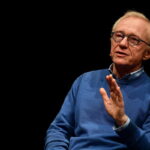 Ο Ισραηλινός συγγραφέας Ντέιβιντ Γκρόσμαν κατηγορεί το Ισραήλ για γενοκτονία στην Γάζα