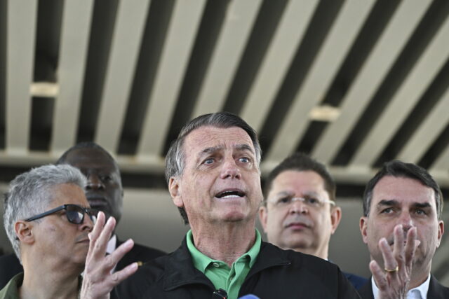 Βραζιλία: Δικαστής διατάσσει ο πρώην πρόεδρος Μπολσονάρου να τεθεί υπό κατ’ οίκον κράτηση