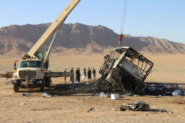 Αφγανιστάν: Εβδομήντα οκτώ νεκροί στο δυστύχημα λεωφορείου με μετανάστες που επέστρεφαν από το Ιράν