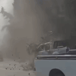 Αχαΐα: Ελικόπτερο ρίχνει νερό σε διερχόμενα οχήματα [ΒΙΝΤΕΟ]