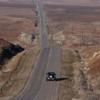 Η ανθρωπιά σε πρώτο πλάνο: 10 επιλογές από το Beyond Borders 2025 που κλείνει φέτος τα δέκα