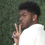 Νοσηλεύεται φρουρούμενος ο Lil Nas X – Κυκλοφορούσε στους δρόμους μόνο με το εσώρουχό του