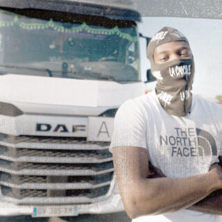 Ένας οδηγός νταλίκας στη Γαλλία θέλει να σπάσει τα στερεότυπα του επαγγέλματος