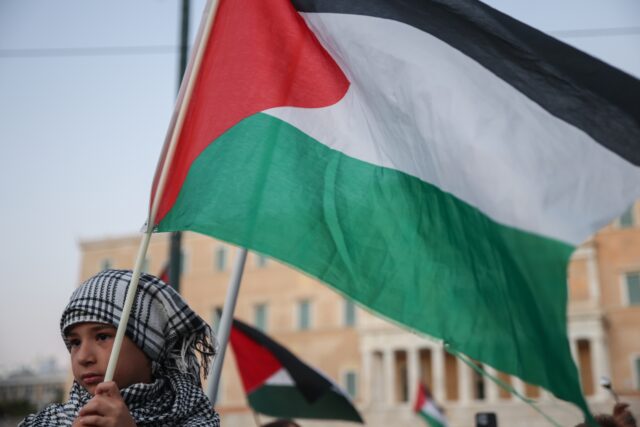 «Η Ιστορία έχει μια σωστή πλευρά»: Όλη η Ελλάδα στους δρόμους για την Παλαιστίνη