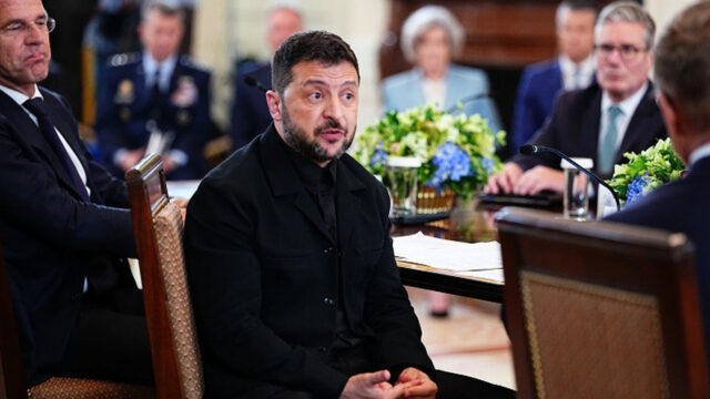 Βολοντίμιρ Ζελένσκι: Η Δύση θα «επισημοποιήσει» τις εγγυήσεις ασφαλείας για την Ουκρανία «εντός δέκα ημερών»