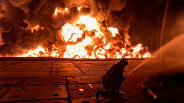 Επιδρομή drones της Ουκρανίας προκαλεί πυρκαγιά σε πολυκατοικία σε πόλη της νότιας Ρωσίας