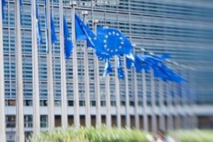 Η ΕΕ καλεί την Ελλάδα να υποβάλει το εθνικό σχέδιο ανακαίνισης κτηρίων