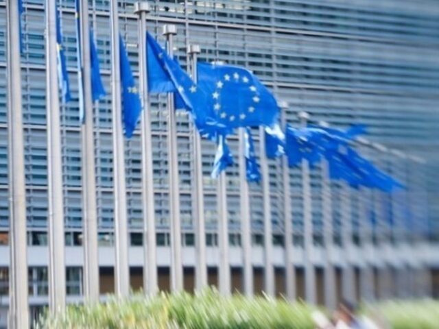 Η ΕΕκαλεί την Ελλάδα να υποβάλει το εθνικό σχέδιο ανακαίνισης κτηρίων