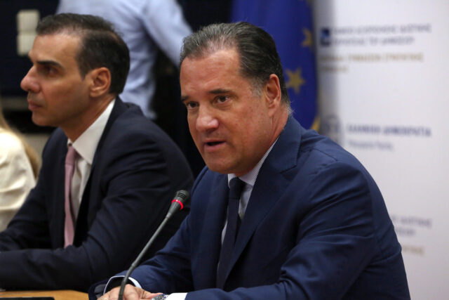 «Καρότο και μαστίγιο» από τον Άδ. Γεωργιάδη στους διοικητές των νοσοκομείων του ΕΣΥ