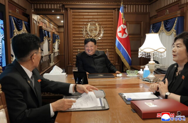 Κίνα: O Κιμ Γιονγκ Ουν έφθασε στο Πεκίνο