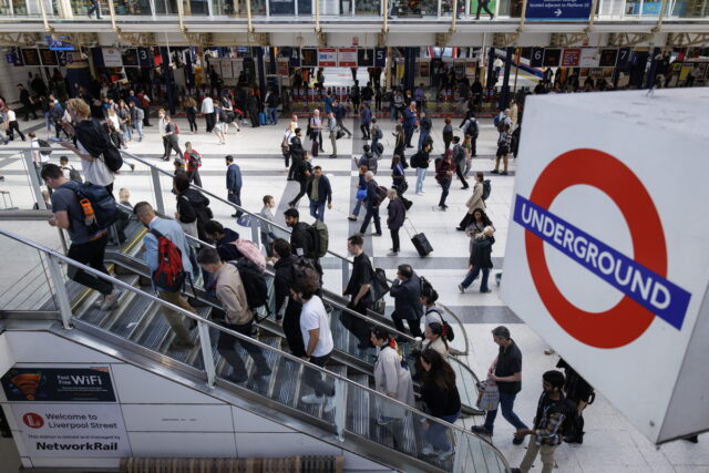 Παράλυσε το μετρό του Λονδίνου: Ξεκίνησε εβδομάδα απεργιών