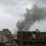 Υεμένη: Μπαράζ ισραηλινών βομβαρδισμών στο λιμάνι Χοντέιντα