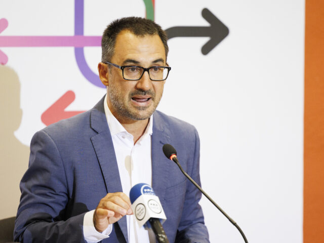 Aλ. Χαρίτσης: «Οι πολίτες στηρίζουν στην πολύ μεγάλη πλειοψηφία τους τον αγώνα των αγροτών»