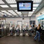 Απεργιακές κινητοποιήσεις παραλύουν τη Γαλλία – Αντιδράσεις στη μεταρρύθμιση συνταξιοδότησης και τις περικοπές