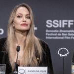 Η Αντζελίνα Τζολί δηλώνει ότι δεν αναγνωρίζει τη χώρα της