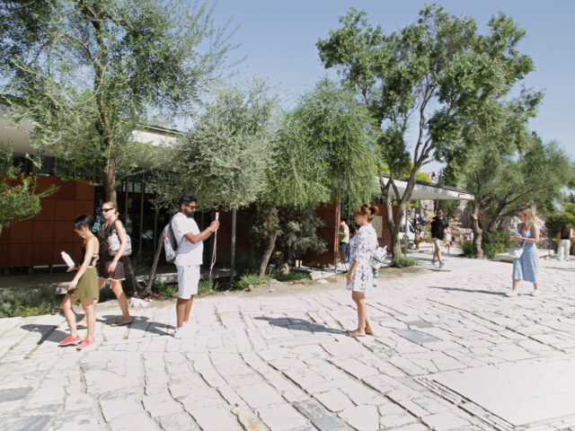 Το νέο πωλητήριο της Ακρόπολης: Μοντερνισμός στα μονοπάτια του Πικιώνη