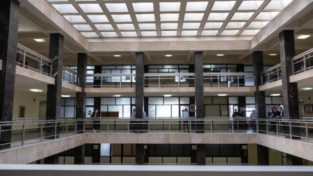 Στον εισαγγελέα ο 50χρονος άνδρας που σκότωσε την αδερφή του