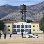 Ατύχημα με εκπαιδευτικό αεροπλάνο στο Τατόι: Στο νοσοκομείο τα δύο μέλη του πληρώματος