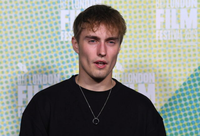 Ο Σαμ Φέντερ κέρδισε το φετινό Βραβείο Mercury με το άλμπουμ «People Watching»