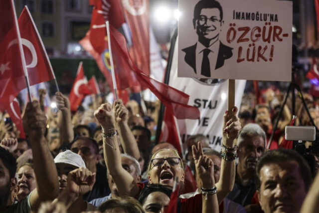 Τουρκία: Έρευνα για «κατασκοπεία» σε βάρος του Εκρέμ Ιμάμογλου