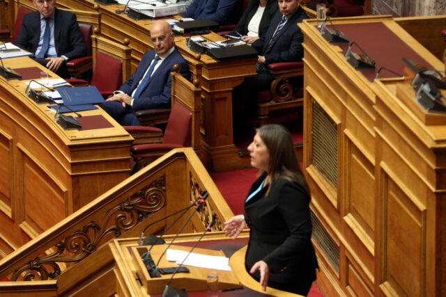 Ζωή Κωνσταντοπούλου: «Fake news του ΑΠΕ ότι ζήτησα αναβολή της εκταφής του γιου του Πάνου Ρούτσι»